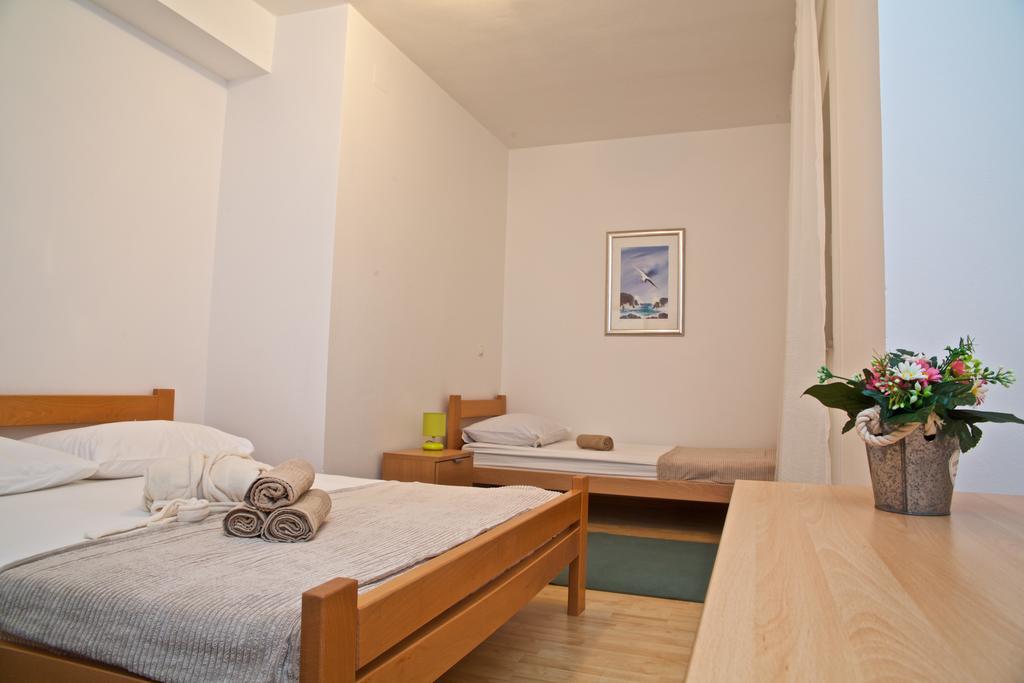 Antonija Apartments With Pool Биоград-на-Мору Экстерьер фото