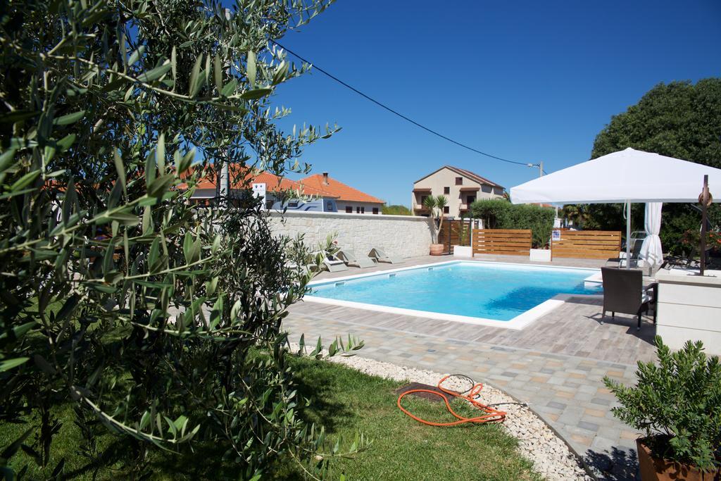 Antonija Apartments With Pool Биоград-на-Мору Экстерьер фото