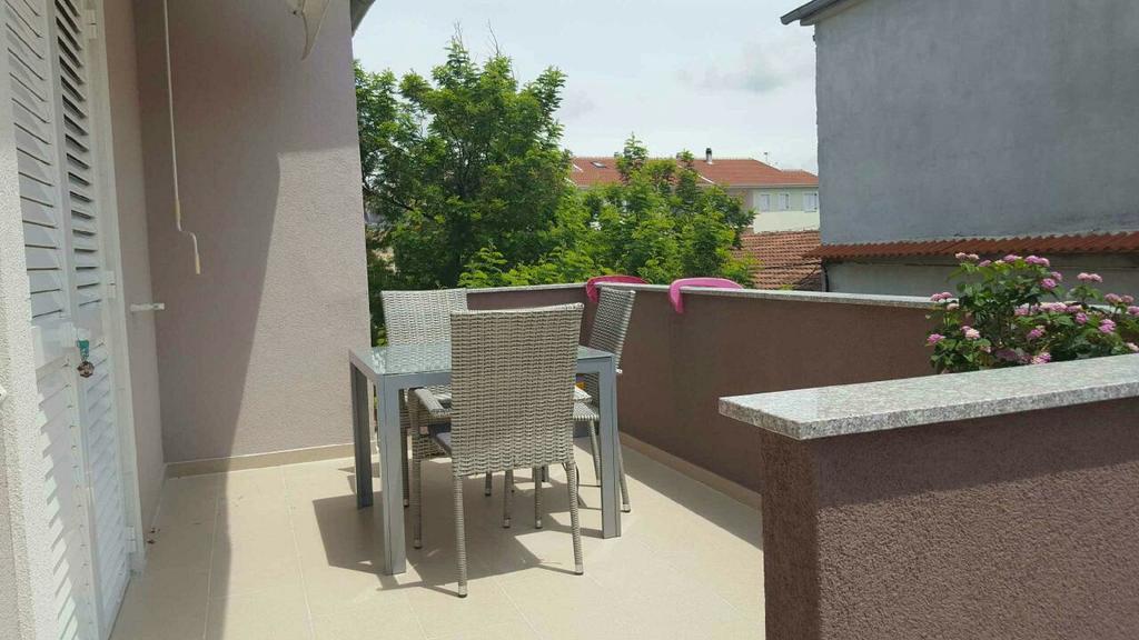 Antonija Apartments With Pool Биоград-на-Мору Экстерьер фото
